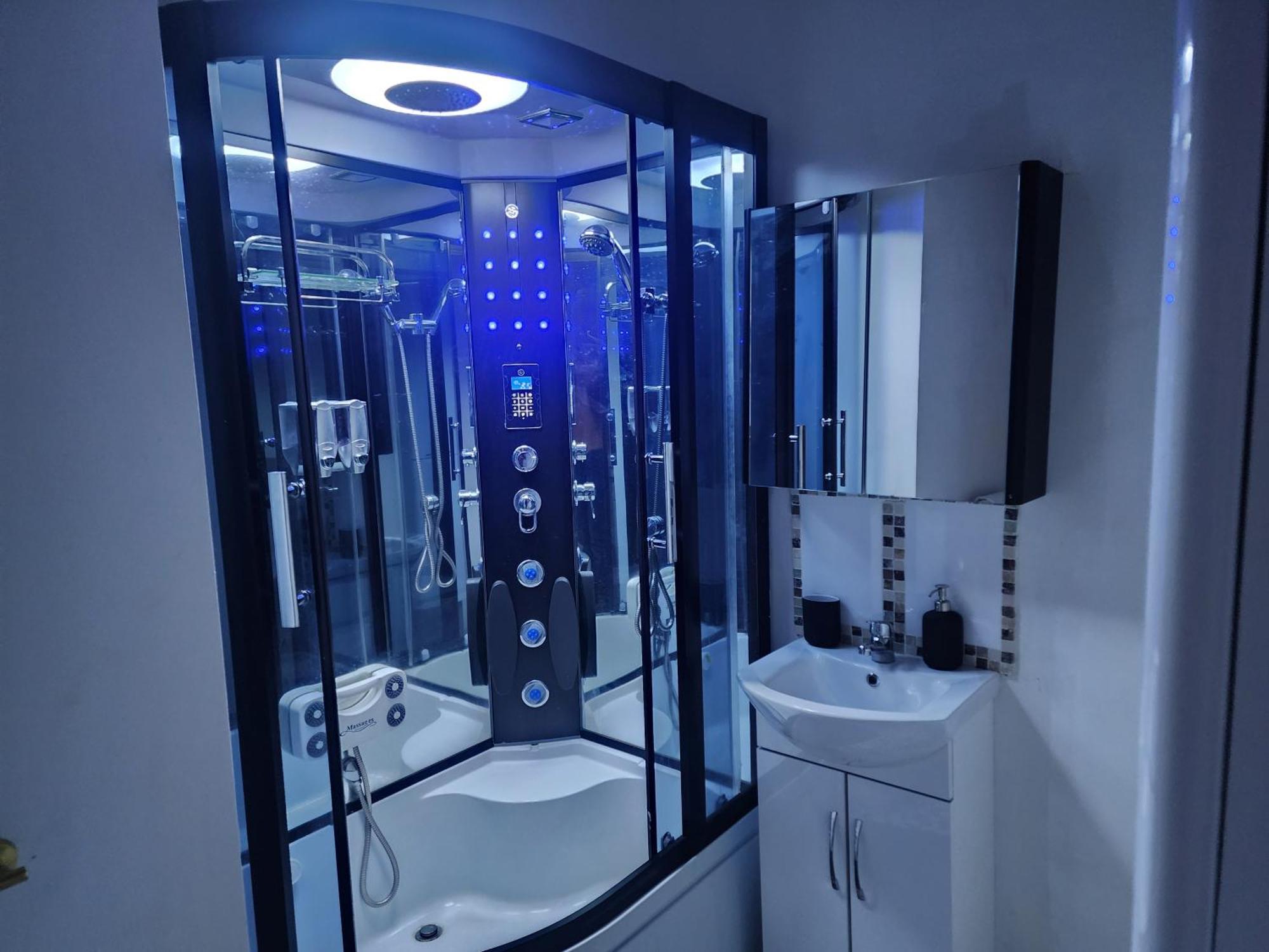 The New Accommodation Free Complementary Breakfast Tibshelf Екстер'єр фото