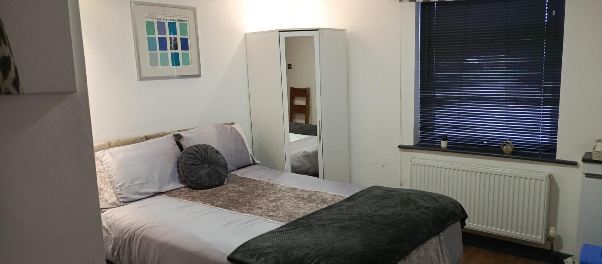 The New Accommodation Free Complementary Breakfast Tibshelf Екстер'єр фото